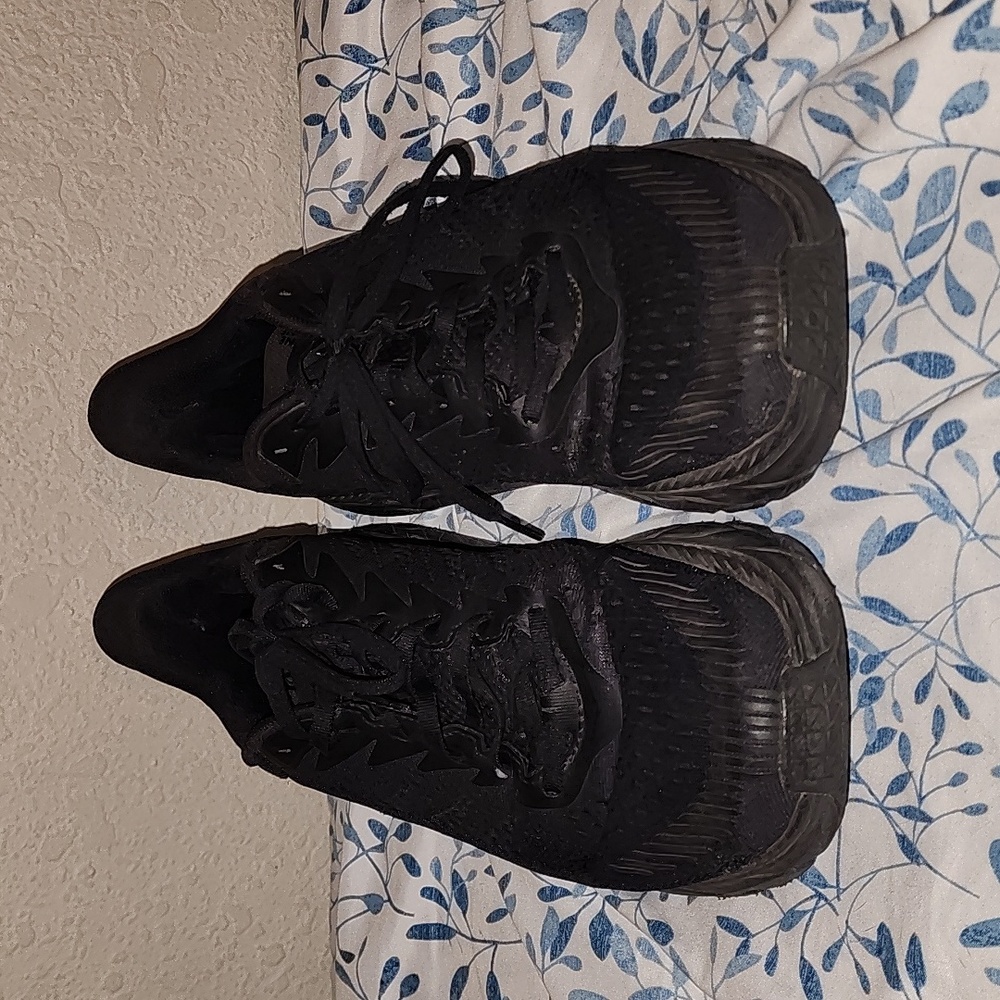 Hoka Clinton 7